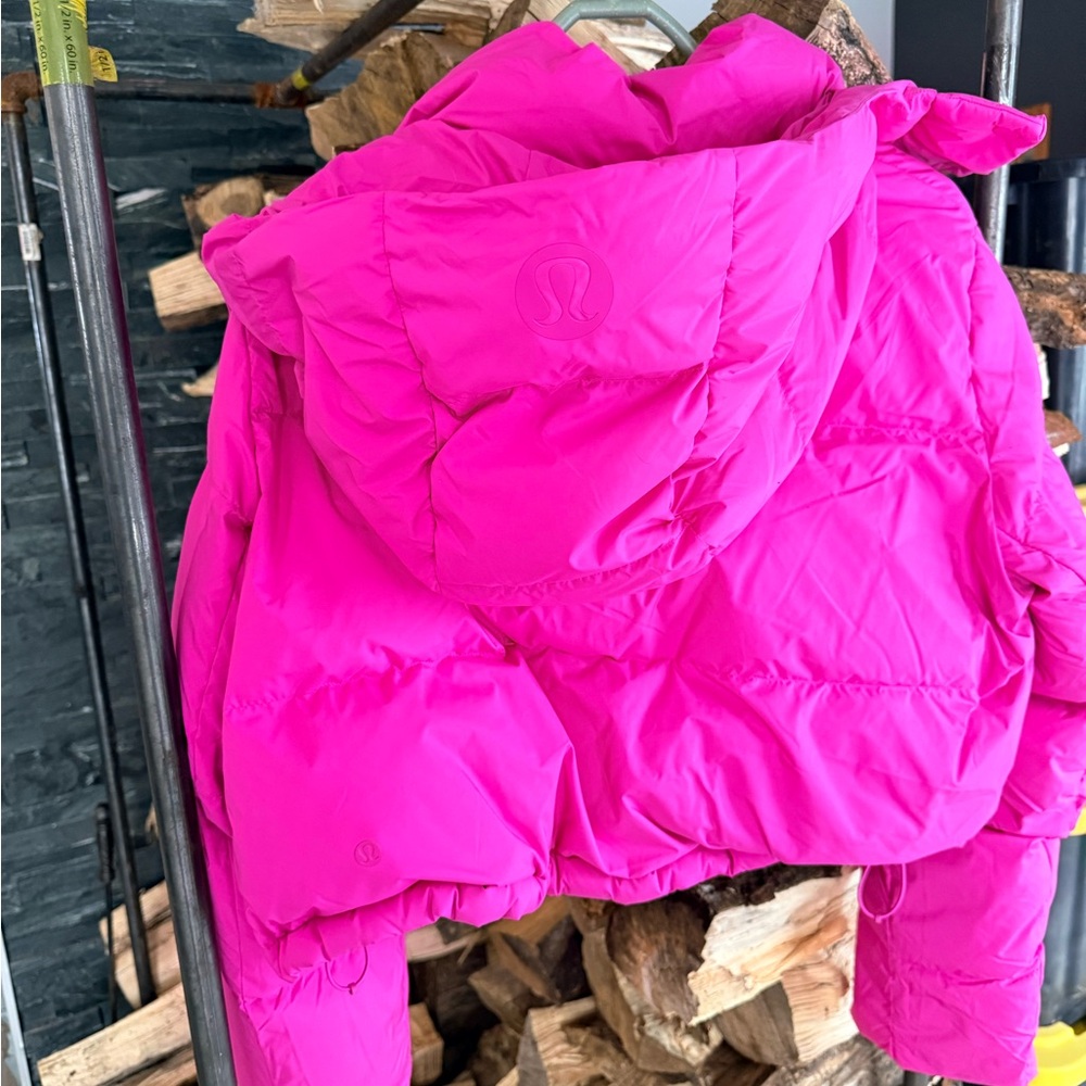 Lululemon sonic cropped Pink Puffer Jacket - Picture 3 of 3